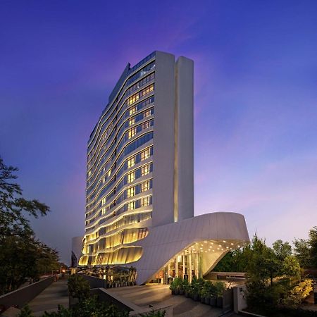 Doubletree By Hilton Ahmedabad Hotel Ngoại thất bức ảnh