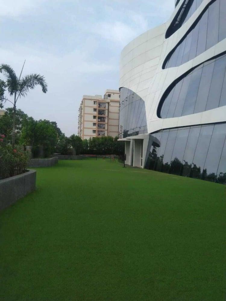 Doubletree By Hilton Ahmedabad Hotel Ngoại thất bức ảnh