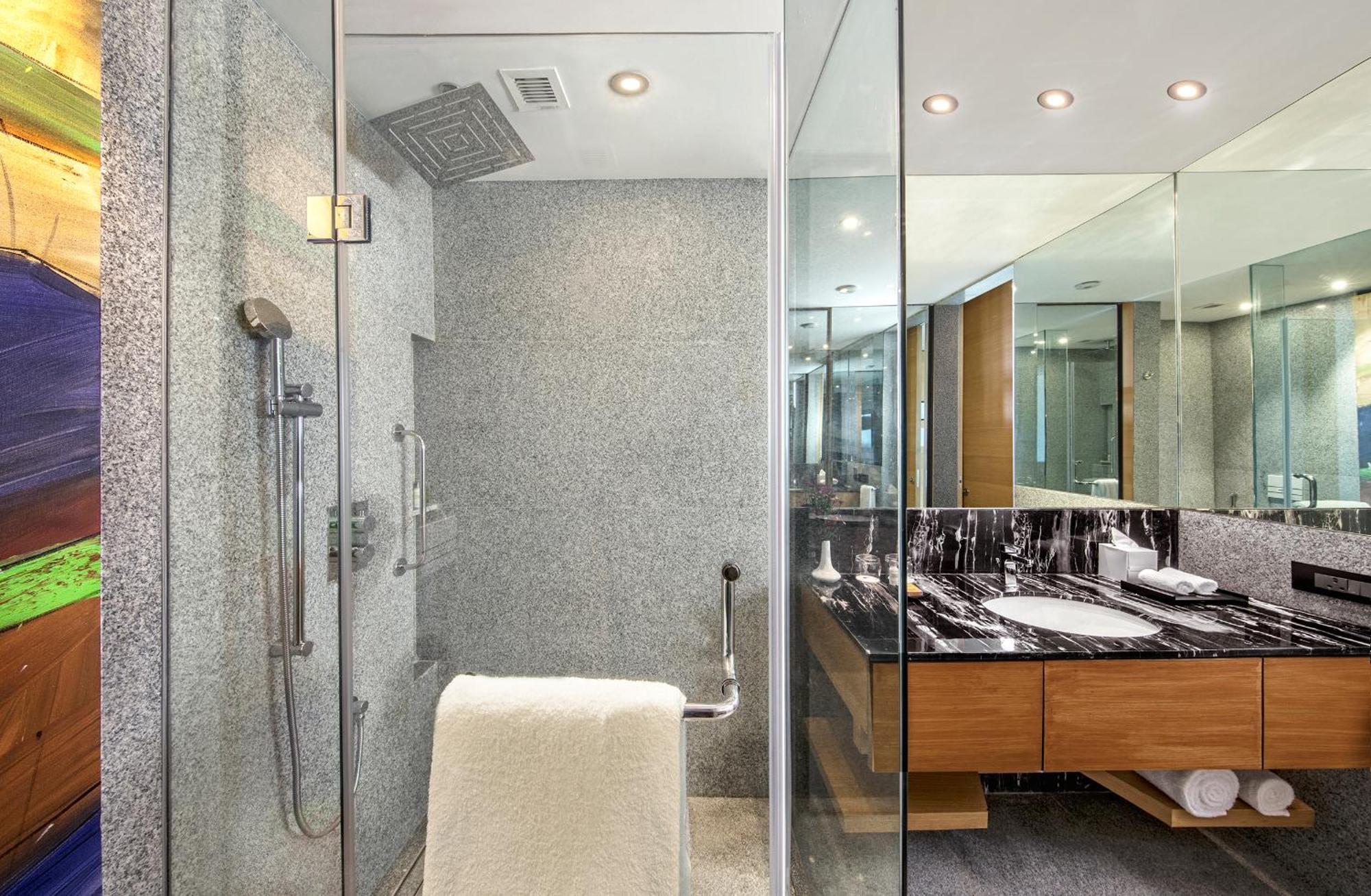 Doubletree By Hilton Ahmedabad Hotel Ngoại thất bức ảnh
