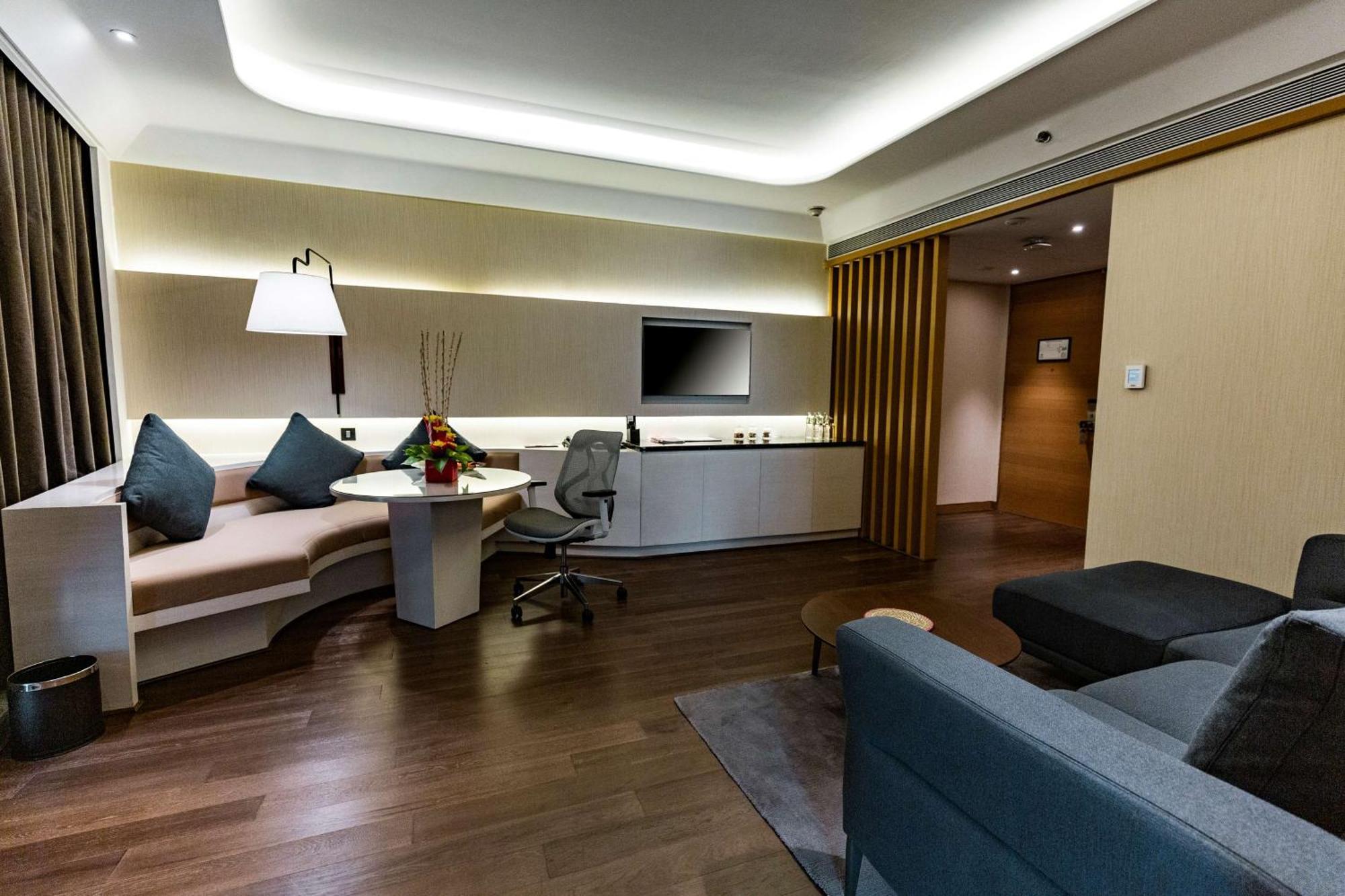 Doubletree By Hilton Ahmedabad Hotel Ngoại thất bức ảnh