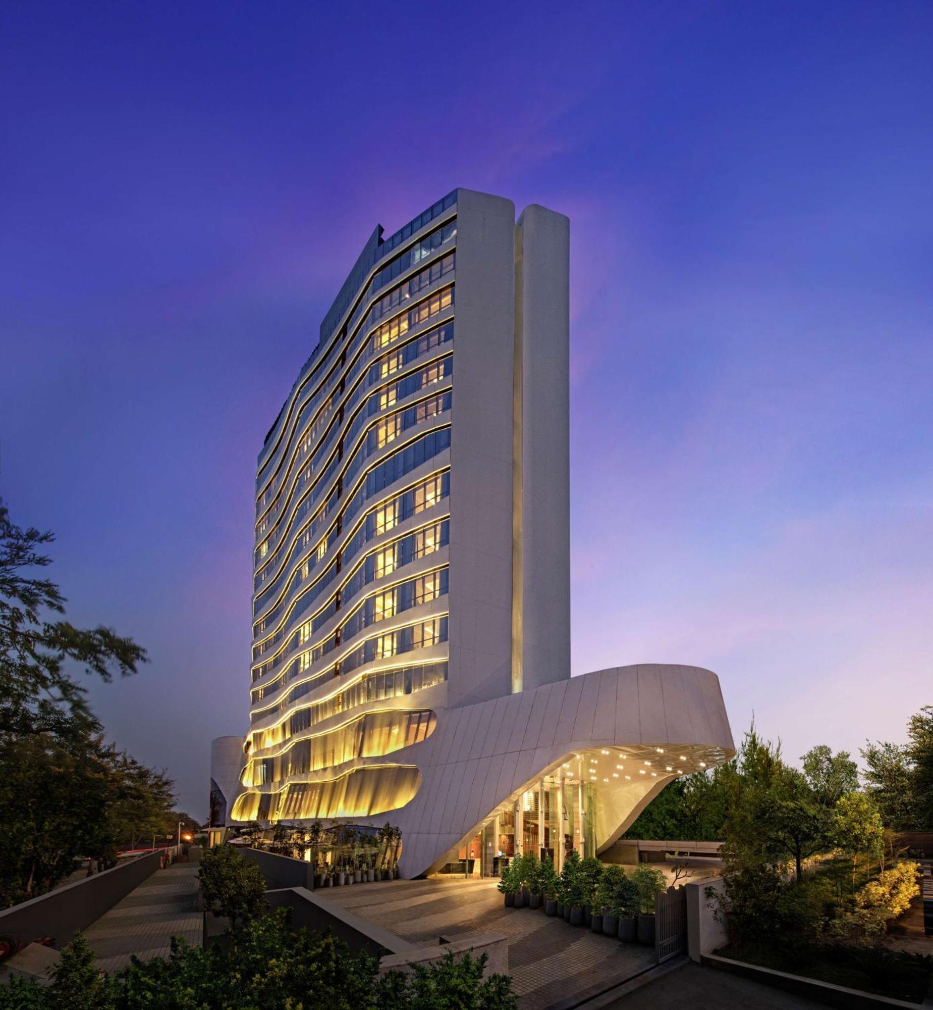 Doubletree By Hilton Ahmedabad Hotel Ngoại thất bức ảnh